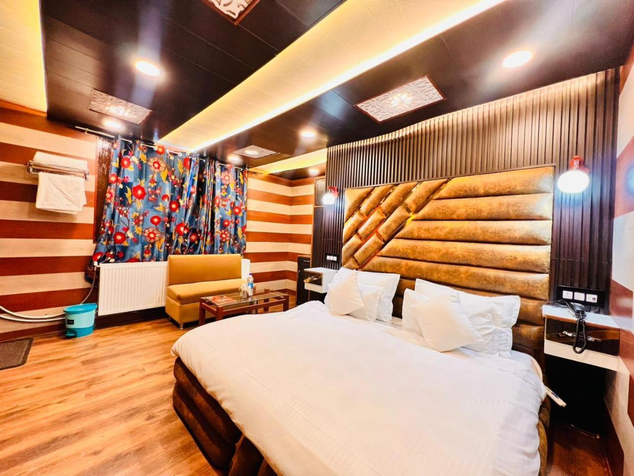 Pine View Resort Gulmarg Exterior foto