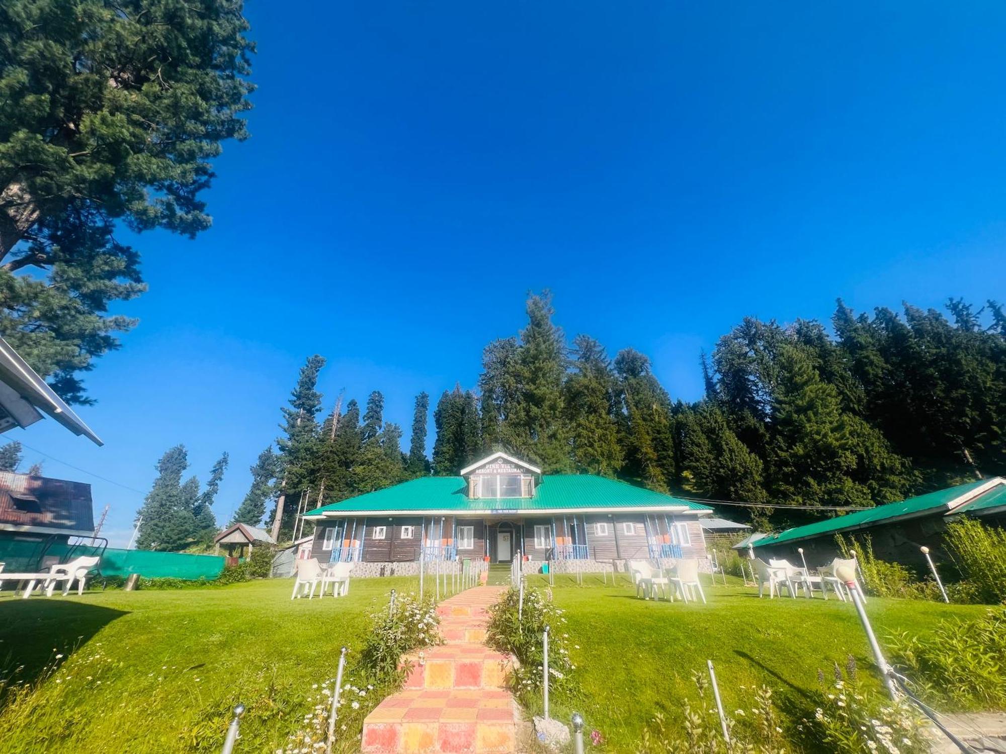 Pine View Resort Gulmarg Exterior foto