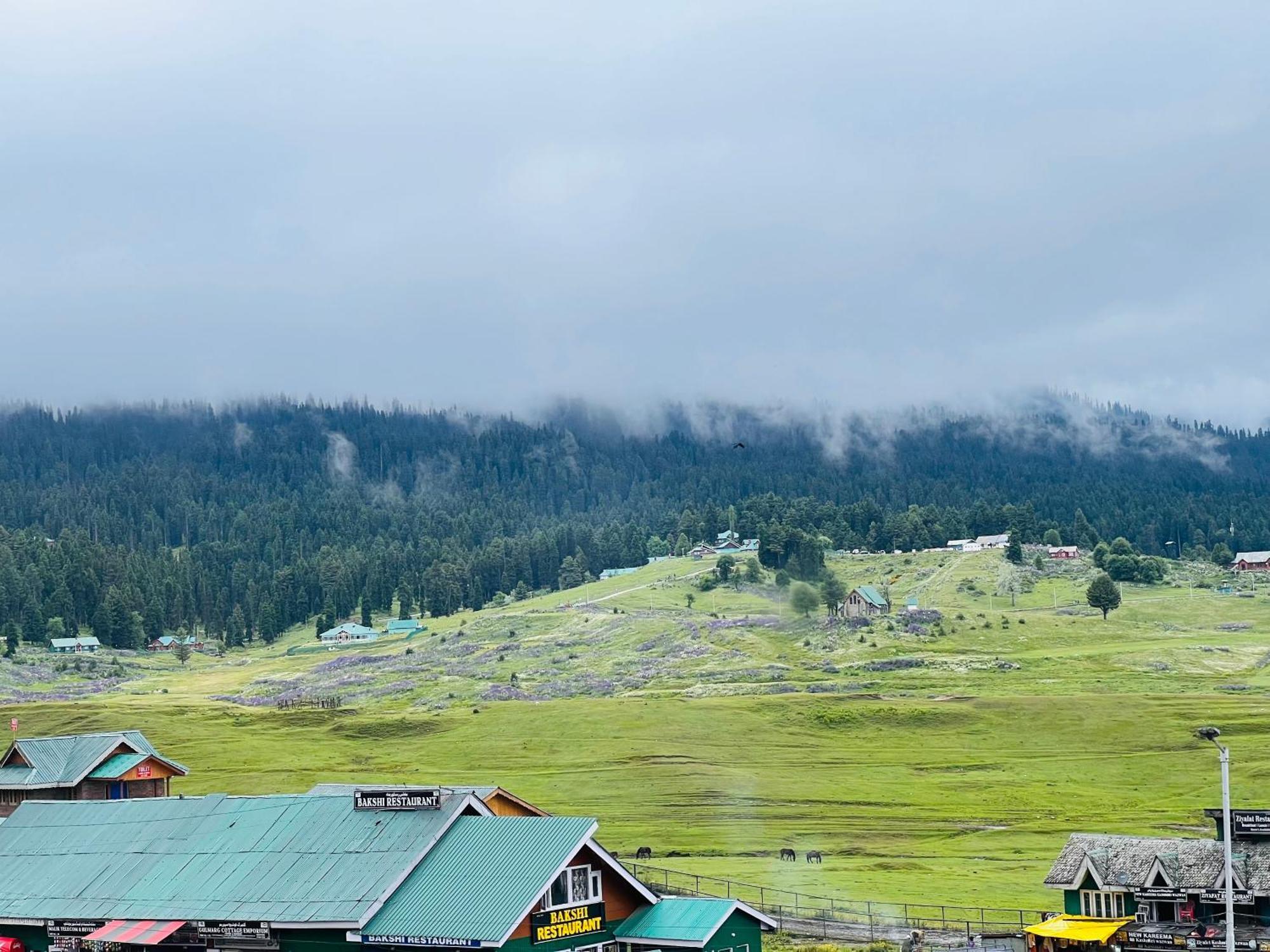 Pine View Resort Gulmarg Exterior foto