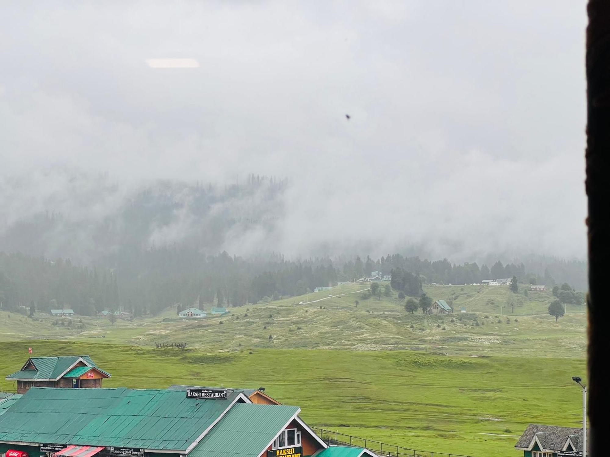 Pine View Resort Gulmarg Exterior foto