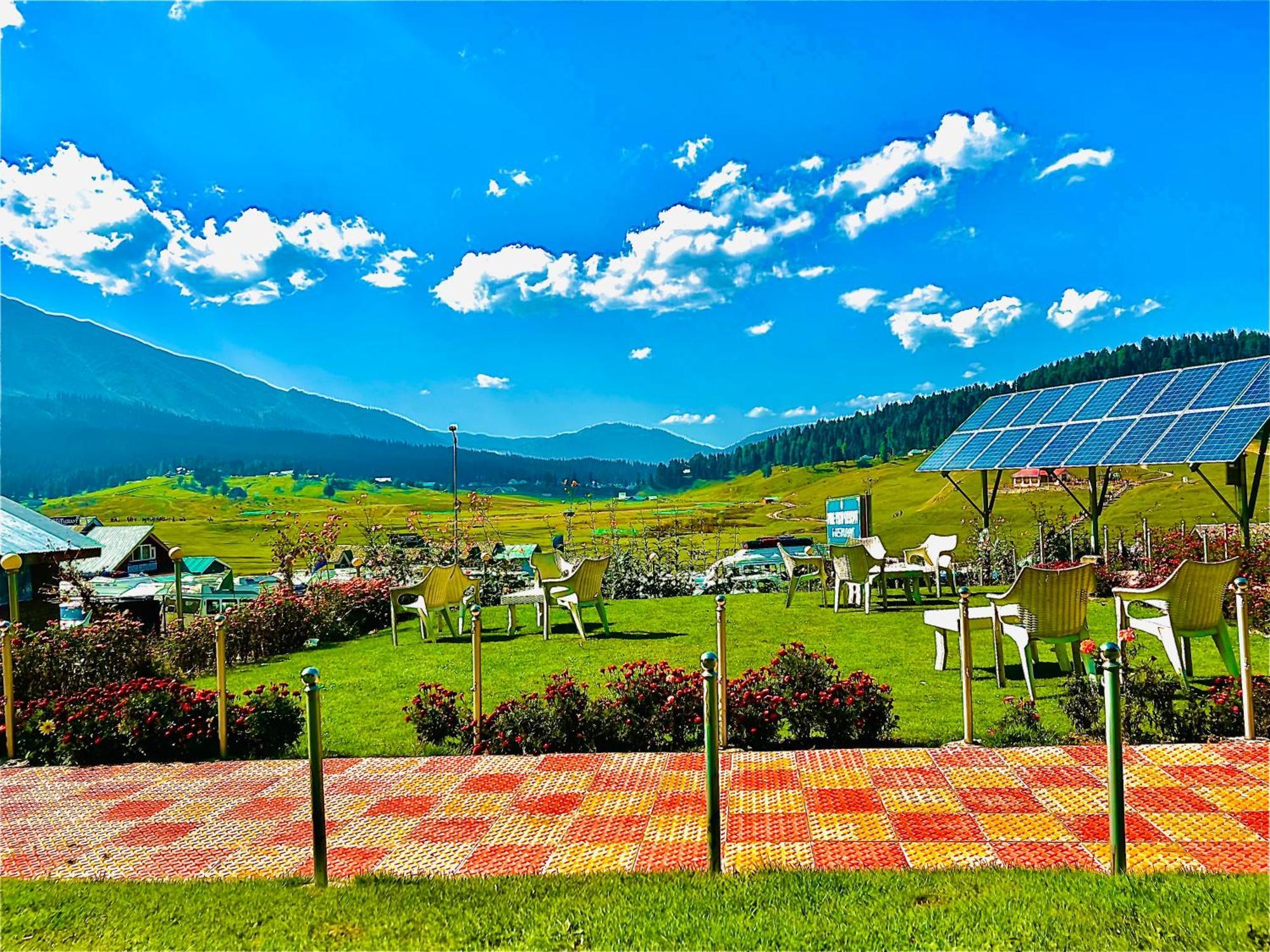 Pine View Resort Gulmarg Exterior foto
