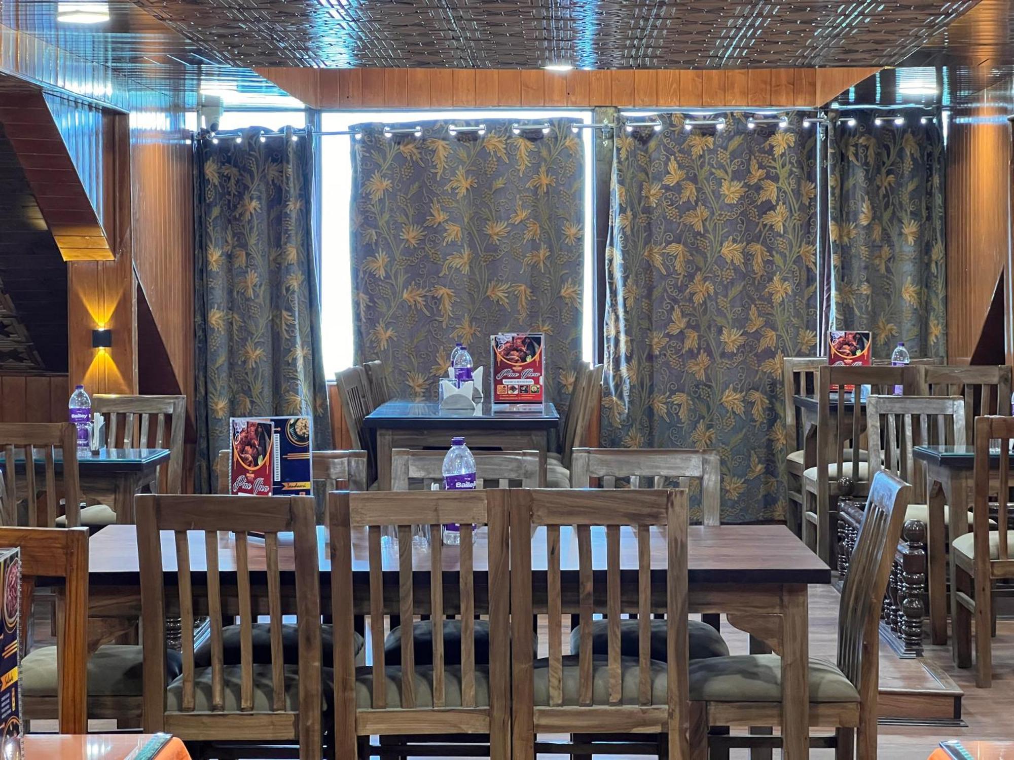 Pine View Resort Gulmarg Exterior foto